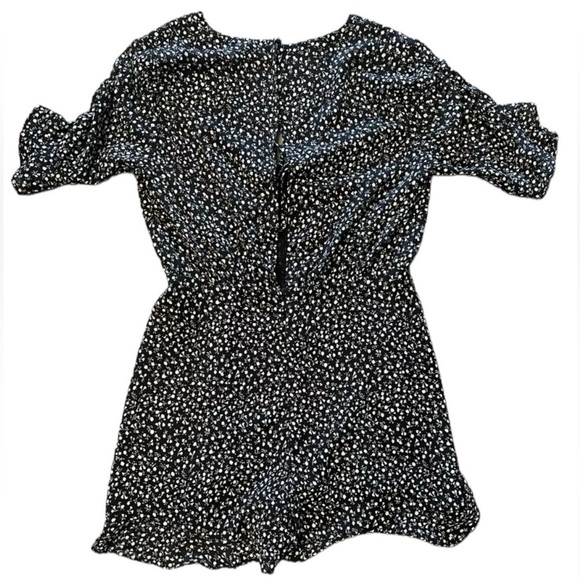 Storia New Black and White Floral Ruffled Romper Jumpsuit Women’s Large - Picture 5 of 16